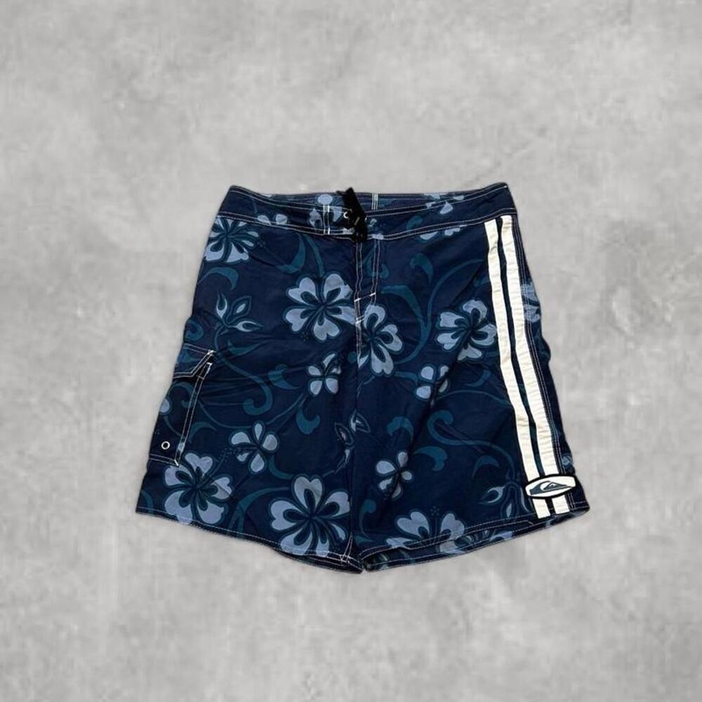 Quiksilver Men's Blue and Navy Shorts